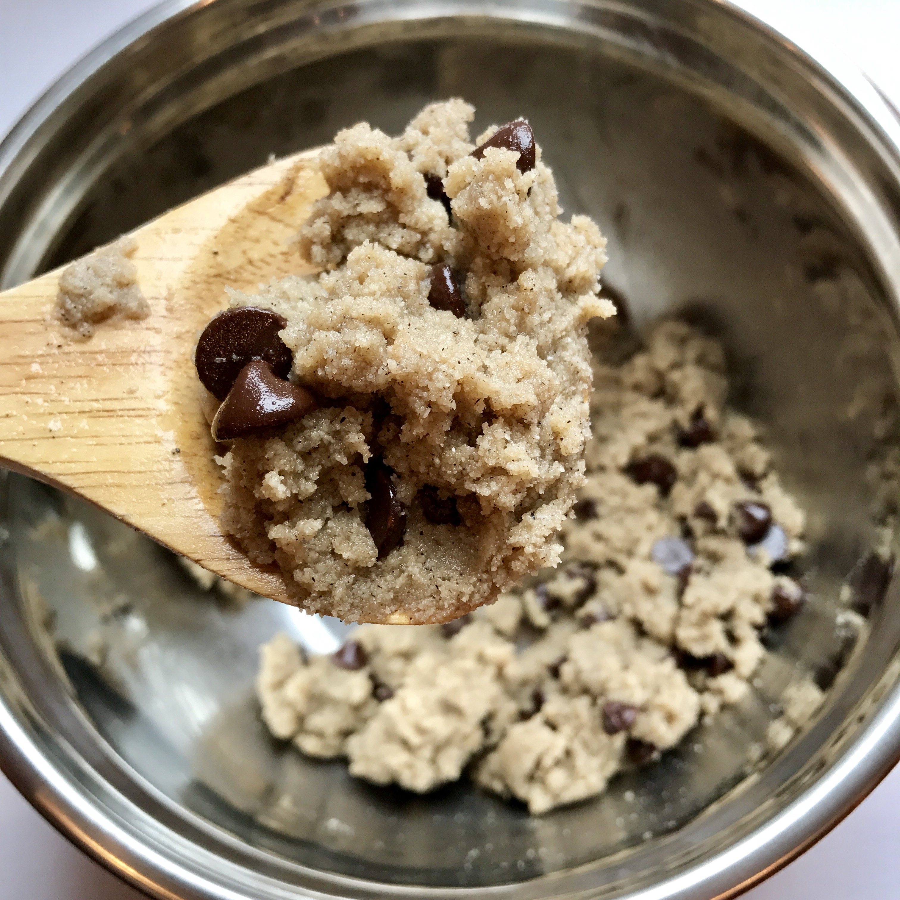 Almond flour chocolate chip cookies 